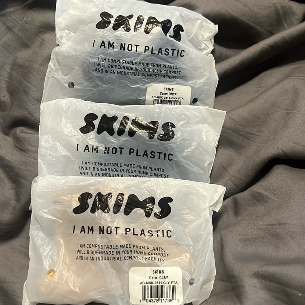SKIMS face masks (set of 3)